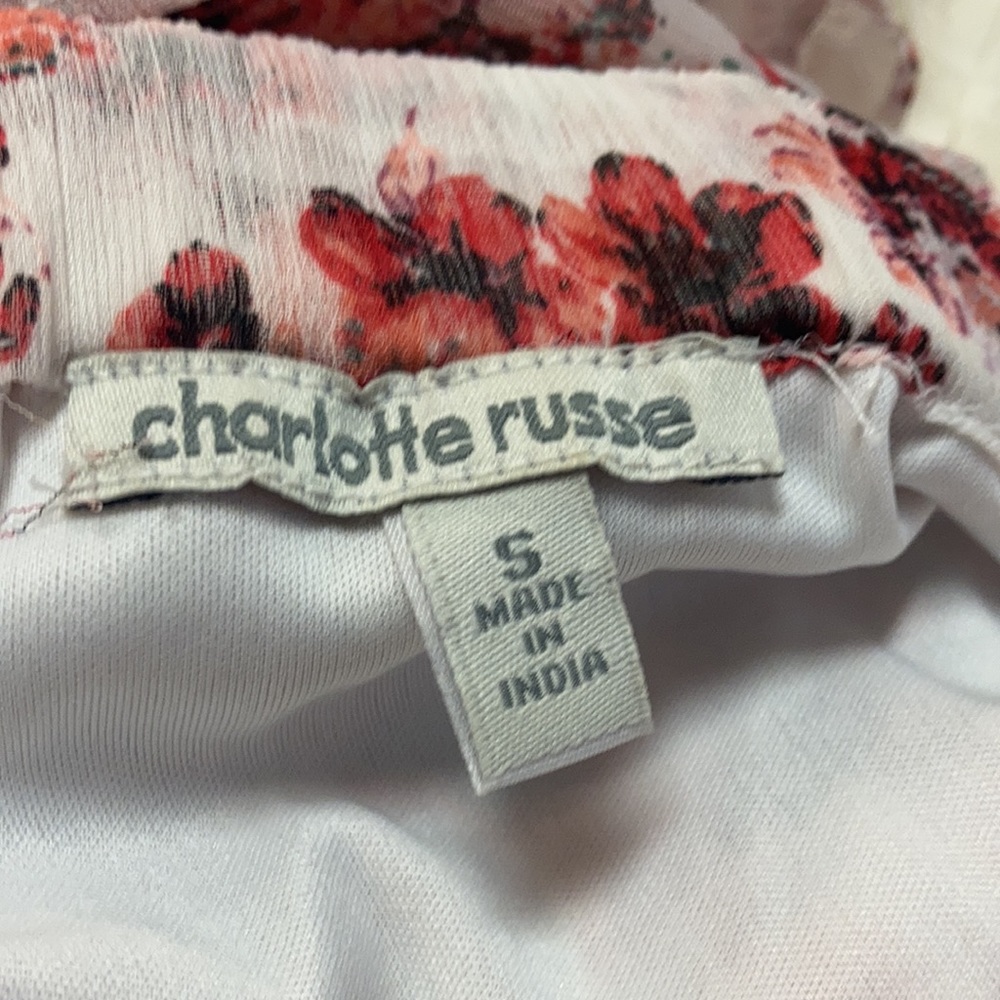 Charlotte Russe Floral Top with Ruffles on the Sleeves - Picture 7 of 8